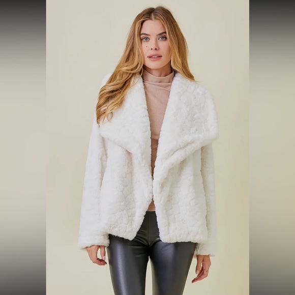 439. Faux Fur Jacket White Wide Lapel Collar With Pockets NEW Item NWT S, M, L - Picture 6 of 9